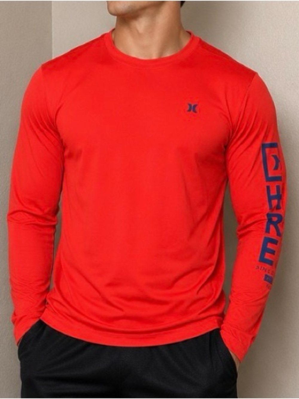 Hurley Red Long Sleeve Logo Performance Tee with Blue Sleeve Graphics SZ SM
